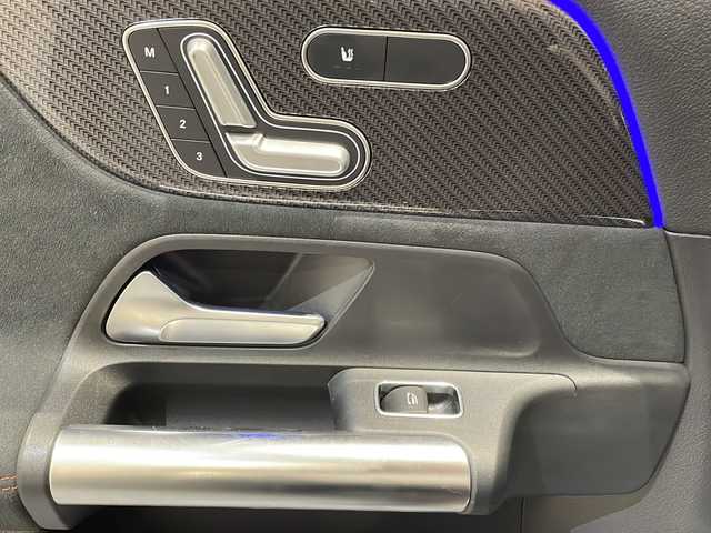 メルセデス・ベンツ ＧＬＡ２００ｄ 4マチック AMGライン 新潟県 2020(令2)年 3.5万km コスモスブラック レーダーセーフティパッケージ/・アダプティブディスタンスアシスト・ディストロニック/・アクティブブレーキアシスト/・アクティブレーンキーピングアシスト/ナビゲーションパッケージ/・TV/USB/BT/パノラミックスライディングルーフ/アテンションアシスト/ブラインドスポットアシスト/レーンチェンジアシスト/アクティブステアリングアシスト/ダウンヒル・スピード・レギュレーション/インテリジェントライトシステム/ロケイターライティング/アンビエントライト/360°カメラシステム/D席N席パワーシート/シートヒーター/ETC2.0/ドライブレコーダー