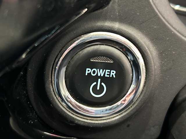 三菱 アウトランダー ＰＨＥＶ G セーフティパッケージ 埼玉県 2014(平26)年 19.4万km シルキーホワイト プリクラッシュブレーキアシスト/ナビ/　　CD/DVD/BT/フルセグ/バックカメラ/レーダークルーズコントロール/レーンキープアシスト/HIDヘッドライト/ハーフレザーシート/純正18インチアルミホイール/パドルシフト/ETC/スマートキー