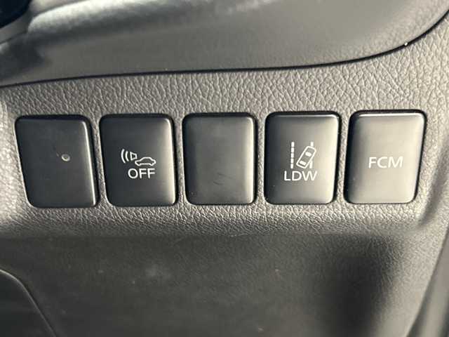 三菱 アウトランダー ＰＨＥＶ G セーフティパッケージ 埼玉県 2014(平26)年 19.4万km シルキーホワイト プリクラッシュブレーキアシスト/ナビ/　　CD/DVD/BT/フルセグ/バックカメラ/レーダークルーズコントロール/レーンキープアシスト/HIDヘッドライト/ハーフレザーシート/純正18インチアルミホイール/パドルシフト/ETC/スマートキー