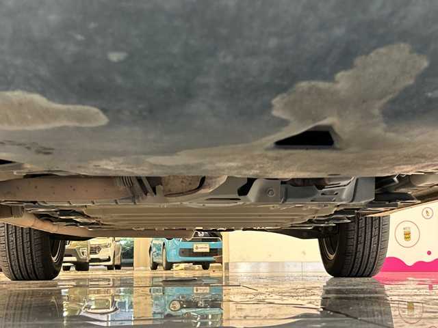 三菱 アウトランダー ＰＨＥＶ G セーフティパッケージ 埼玉県 2014(平26)年 19.4万km シルキーホワイト プリクラッシュブレーキアシスト/ナビ/　　CD/DVD/BT/フルセグ/バックカメラ/レーダークルーズコントロール/レーンキープアシスト/HIDヘッドライト/ハーフレザーシート/純正18インチアルミホイール/パドルシフト/ETC/スマートキー