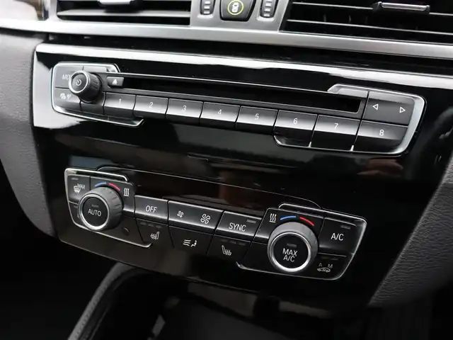 ＢＭＷ Ｘ１ xDrive 20i Xライン 宮城県 2015(平27)年 5.1万km 茶 サンルーフ　/インテリジェントセーフティ　/純正ナビ【BT/CD/DVD/AUX】/前席シートヒーター　/白レザーシート　/ミラー一体型ＥＴＣ　/ルーフレール　/アンビエントライト　/パワーテールゲート　/車線逸脱警告　/歩行者警告/バックカメラ　/純正19インチＡＷ/ダウンヒルアシストコントロール/ドライビングモードスイッチ/LEDヘッドライト/パーキングアシスト/前後コーナーセンサー/禁煙車