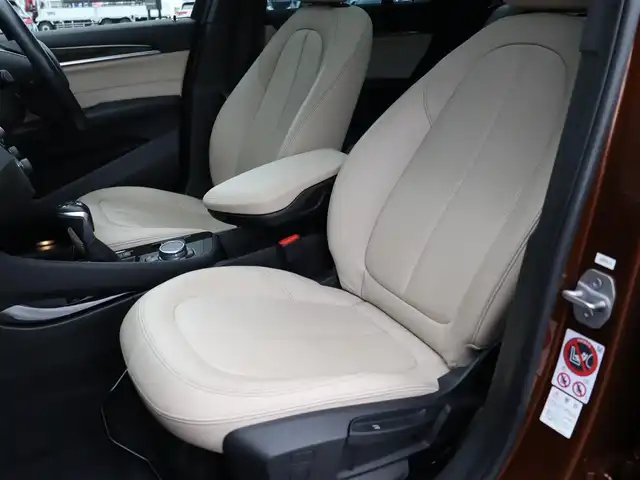 ＢＭＷ Ｘ１ xDrive 20i Xライン 宮城県 2015(平27)年 5.1万km 茶 サンルーフ　/インテリジェントセーフティ　/純正ナビ【BT/CD/DVD/AUX】/前席シートヒーター　/白レザーシート　/ミラー一体型ＥＴＣ　/ルーフレール　/アンビエントライト　/パワーテールゲート　/車線逸脱警告　/歩行者警告/バックカメラ　/純正19インチＡＷ/ダウンヒルアシストコントロール/ドライビングモードスイッチ/LEDヘッドライト/パーキングアシスト/前後コーナーセンサー/禁煙車