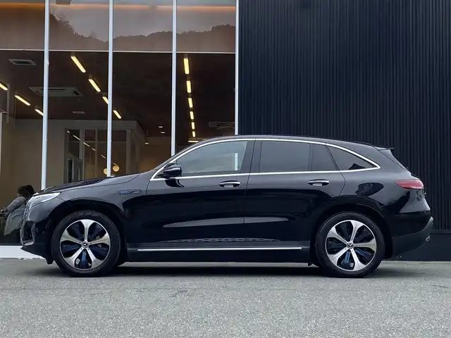メルセデス・ベンツ ＥＱＣ４００ 4マチック 福岡県 2020(令2)年 4.8万km オブシディアンブラック ワンオーナ/レザーエクスクルーシブＰＫＧ/パノラミックスライディングルーフ/ブルメスターサウンド/禁煙車/３６０度カメラシステム/メモリー付きパワーシート/電動リアゲート/ヘッドアップディスプレイ/アクティブパーキングアシスト/メルセデス・ミー・コネクト/エアシート/シートヒーター