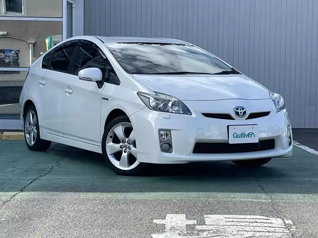 トヨタ プリウス S ツーリングセレクション 埼玉県 2011(平23)年 14.7万km ホワイトパールクリスタルシャイン 社外8インチHDDナビ（VIE-X088)/　（フルセグTV/CD・DVD/SD/HDD/ラジオ）/プッシュスタート/オートライト/純正フォグライト/ステアリングスイッチ/ETC/モードスイッチ（パワー/エコ/EV)/純正フロアマット/純正ドアバイザー/タイヤサイズ　　215/45/R17