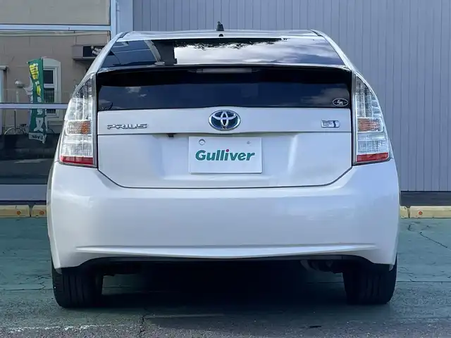 トヨタ プリウス S ツーリングセレクション 埼玉県 2011(平23)年 14.7万km ホワイトパールクリスタルシャイン 社外8インチHDDナビ（VIE-X088)/　（フルセグTV/CD・DVD/SD/HDD/ラジオ）/プッシュスタート/オートライト/純正フォグライト/ステアリングスイッチ/ETC/モードスイッチ（パワー/エコ/EV)/純正フロアマット/純正ドアバイザー/タイヤサイズ　　215/45/R17