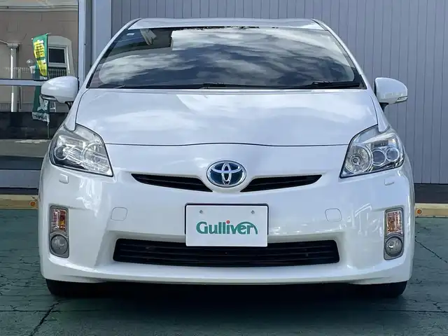 トヨタ プリウス S ツーリングセレクション 埼玉県 2011(平23)年 14.7万km ホワイトパールクリスタルシャイン 社外8インチHDDナビ（VIE-X088)/　（フルセグTV/CD・DVD/SD/HDD/ラジオ）/プッシュスタート/オートライト/純正フォグライト/ステアリングスイッチ/ETC/モードスイッチ（パワー/エコ/EV)/純正フロアマット/純正ドアバイザー/タイヤサイズ　　215/45/R17
