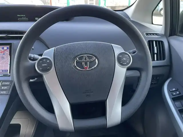 トヨタ プリウス S ツーリングセレクション 埼玉県 2011(平23)年 14.7万km ホワイトパールクリスタルシャイン 社外8インチHDDナビ（VIE-X088)/　（フルセグTV/CD・DVD/SD/HDD/ラジオ）/プッシュスタート/オートライト/純正フォグライト/ステアリングスイッチ/ETC/モードスイッチ（パワー/エコ/EV)/純正フロアマット/純正ドアバイザー/タイヤサイズ　　215/45/R17