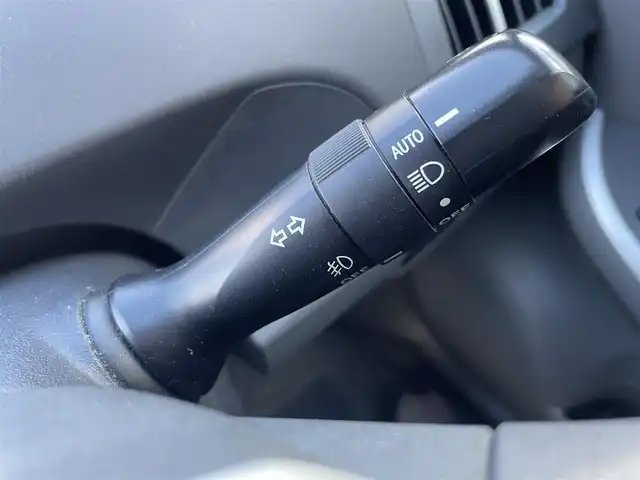 トヨタ プリウス S ツーリングセレクション 埼玉県 2011(平23)年 14.7万km ホワイトパールクリスタルシャイン 社外8インチHDDナビ（VIE-X088)/　（フルセグTV/CD・DVD/SD/HDD/ラジオ）/プッシュスタート/オートライト/純正フォグライト/ステアリングスイッチ/ETC/モードスイッチ（パワー/エコ/EV)/純正フロアマット/純正ドアバイザー/タイヤサイズ　　215/45/R17