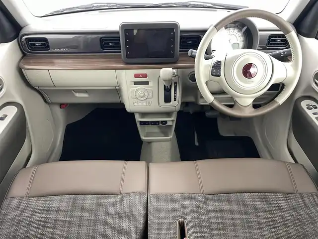 スズキ ラパン X 福島県 2024(令6)年 0.7万km フォーンベージュM 純正ディスプレイオーディオ/【USB/Bluetooth/AppleCarPlay/AndroidAuto】/・バックカメラ/衝突軽減ブレーキ/レーンキープアシスト/車線逸脱警報装置/コーナーセンサー/ハーフレザーシート/・運転席＋助手席シートヒーター/革巻きステアリング/・ステアリングスイッチ/LEDヘッドライト/・オートライト/電動格納ミラー/ABS/横滑り防止装置/盗難防止装置/社外フロアマット/プッシュスタート/・スマートキー/・スペアキー