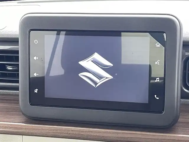 スズキ ラパン X 福島県 2024(令6)年 0.7万km フォーンベージュM 純正ディスプレイオーディオ/【USB/Bluetooth/AppleCarPlay/AndroidAuto】/・バックカメラ/衝突軽減ブレーキ/レーンキープアシスト/車線逸脱警報装置/コーナーセンサー/ハーフレザーシート/・運転席＋助手席シートヒーター/革巻きステアリング/・ステアリングスイッチ/LEDヘッドライト/・オートライト/電動格納ミラー/ABS/横滑り防止装置/盗難防止装置/社外フロアマット/プッシュスタート/・スマートキー/・スペアキー