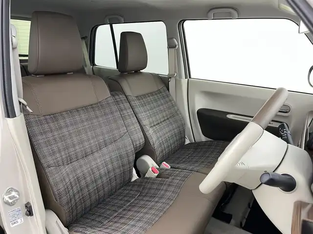 スズキ ラパン X 福島県 2024(令6)年 0.7万km フォーンベージュM 純正ディスプレイオーディオ/【USB/Bluetooth/AppleCarPlay/AndroidAuto】/・バックカメラ/衝突軽減ブレーキ/レーンキープアシスト/車線逸脱警報装置/コーナーセンサー/ハーフレザーシート/・運転席＋助手席シートヒーター/革巻きステアリング/・ステアリングスイッチ/LEDヘッドライト/・オートライト/電動格納ミラー/ABS/横滑り防止装置/盗難防止装置/社外フロアマット/プッシュスタート/・スマートキー/・スペアキー