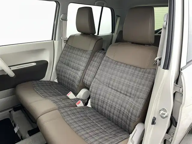 スズキ ラパン X 福島県 2024(令6)年 0.7万km フォーンベージュM 純正ディスプレイオーディオ/【USB/Bluetooth/AppleCarPlay/AndroidAuto】/・バックカメラ/衝突軽減ブレーキ/レーンキープアシスト/車線逸脱警報装置/コーナーセンサー/ハーフレザーシート/・運転席＋助手席シートヒーター/革巻きステアリング/・ステアリングスイッチ/LEDヘッドライト/・オートライト/電動格納ミラー/ABS/横滑り防止装置/盗難防止装置/社外フロアマット/プッシュスタート/・スマートキー/・スペアキー