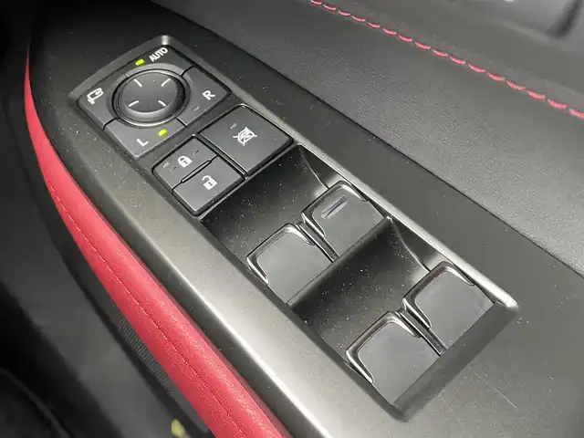 レクサス ＮＸ 350h Fスポーツ 滋賀県 2023(令5)年 1.5万km ホワイトノーヴァガラスフレーク ワンオーナー/純正14インチメーカーナビ/(AM/FM/BT/USB/フルセグTV)/パノラマビューモニター/デジタルインナーミラー/赤黒革シート/パワーバックドア/メモリーシート/パワーシート/シートヒーター/シートベンチレーション/ビルトインETC2.0/前後ドライブレコーダー/Lexus Safety System+/・レーダークルーズコントロール/・レーンディパーチャーアラート/・プリクラッシュセーフティ/・フロント/リヤクロストラフィックアラート/・ブラインドスポットモニター/・クリアランスソナー/・安心降車アシスト/・ロードサインアシスト/・空気圧モニター/革巻きステアリング/ステアリングヒーター/パドルシフト/ステアリングスイッチ/純正20インチアルミホイール/純正三眼LEDヘッドライト/アダプティブフロントライティングシステム/横滑り防止装置/オートライト/オートマチックハイビーム/電動サイドブレーキ/AUTO HOLD機能/電格ウインカーミラー/フロアマット/プッシュスタート