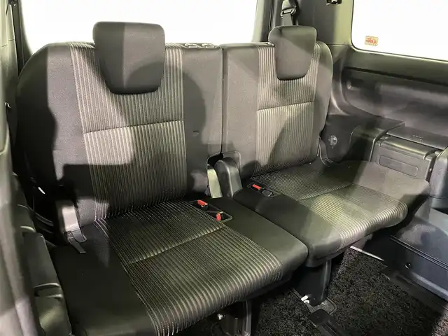 トヨタ ヴォクシー ハイブリッド ZS 煌Ⅱ 愛知県 2019(令1)年 3.9万km ホワイトパールクリスタルシャイン 純正10インチナビ/（フルセグTV／CD／DVD／Bluetooth／FM／AM）/リア天井スピーカー/純正ビルトインETC/両側電動スライドドア/シートヒーター/トヨタセーフティセンス/衝突軽減ブレーキ/クルーズコントロール/バックカメラ/コーナーセンサー/オートハイビーム/純正ドライブレコーダー/USB充電