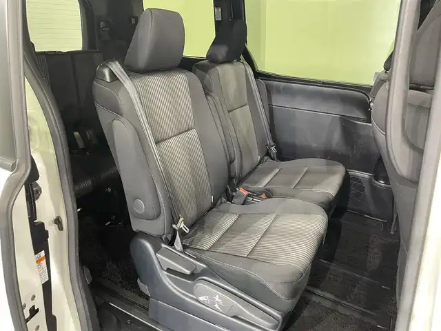トヨタ ヴォクシー ハイブリッド ZS 煌Ⅱ 愛知県 2019(令1)年 3.9万km ホワイトパールクリスタルシャイン 純正10インチナビ/（フルセグTV／CD／DVD／Bluetooth／FM／AM）/リア天井スピーカー/純正ビルトインETC/両側電動スライドドア/シートヒーター/トヨタセーフティセンス/衝突軽減ブレーキ/クルーズコントロール/バックカメラ/コーナーセンサー/オートハイビーム/純正ドライブレコーダー/USB充電