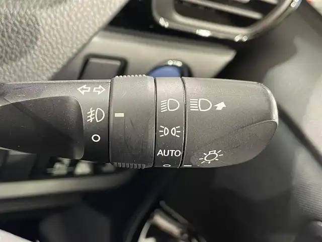 トヨタ ヴォクシー ハイブリッド ZS 煌Ⅱ 愛知県 2019(令1)年 3.9万km ホワイトパールクリスタルシャイン 純正10インチナビ/（フルセグTV／CD／DVD／Bluetooth／FM／AM）/リア天井スピーカー/純正ビルトインETC/両側電動スライドドア/シートヒーター/トヨタセーフティセンス/衝突軽減ブレーキ/クルーズコントロール/バックカメラ/コーナーセンサー/オートハイビーム/純正ドライブレコーダー/USB充電