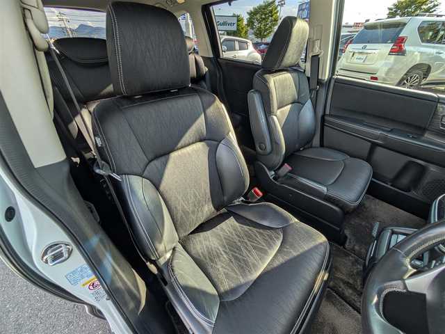 ホンダ オデッセイ アブソルート EX 大阪府 2013(平25)年 11.6万km ホワイトオーキッドパール (株)IDOMが運営する【じしゃロン東大阪店】の自社ローン専用車両になりますこちらは現金またはオートローンご利用時の価格です。自社ローンご希望の方は別途その旨お申付け下さい/全方位カメラ/純正インターナビ/フルセグテレビ/BLITZダウンサス/社外マフラー/社外20インチアルミ/BLITZ GPSレーダー/パドルシフト/前方ドライブレコーダー/両側パワースライドドア/本革巻きステアリング/二列目オットマン/ビルトインETC/クルーズコントロール/後方コーナーセンサー/運転席パワーシート/AFS/衝突被害軽減システム/横滑り防止装置/盗難防止装置/純正AW付きスタッドレスタイヤ積込/スマートキー＆プッシュスタート/取説＆保証書/スペアスマートキー