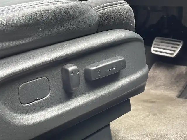 ホンダ オデッセイ アブソルート EX 大阪府 2013(平25)年 11.6万km ホワイトオーキッドパール (株)IDOMが運営する【じしゃロン東大阪店】の自社ローン専用車両になりますこちらは現金またはオートローンご利用時の価格です。自社ローンご希望の方は別途その旨お申付け下さい/全方位カメラ/純正インターナビ/フルセグテレビ/BLITZダウンサス/社外マフラー/社外20インチアルミ/BLITZ GPSレーダー/パドルシフト/前方ドライブレコーダー/両側パワースライドドア/本革巻きステアリング/二列目オットマン/ビルトインETC/クルーズコントロール/後方コーナーセンサー/運転席パワーシート/AFS/衝突被害軽減システム/横滑り防止装置/盗難防止装置/純正AW付きスタッドレスタイヤ積込/スマートキー＆プッシュスタート/取説＆保証書/スペアスマートキー