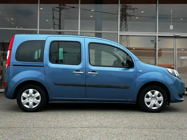 ルノー カングー ゼン 富山県 2020(令2)年 4.9万km 青 社外SSDナビ/フルセグTV/AM/FMラジオ/Bluetooth接続/バックカメラ/ETC/前ドラレコ/オートエアコン/フォグランプ/両側スライドドア/後部座席簡易テーブル/ABS/横滑り防止