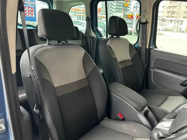 ルノー カングー ゼン 富山県 2020(令2)年 4.9万km 青 社外SSDナビ/フルセグTV/AM/FMラジオ/Bluetooth接続/バックカメラ/ETC/前ドラレコ/オートエアコン/フォグランプ/両側スライドドア/後部座席簡易テーブル/ABS/横滑り防止