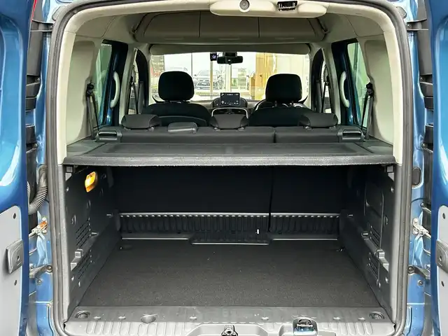 ルノー カングー ゼン 富山県 2020(令2)年 4.9万km 青 社外SSDナビ/フルセグTV/AM/FMラジオ/Bluetooth接続/バックカメラ/ETC/前ドラレコ/オートエアコン/フォグランプ/両側スライドドア/後部座席簡易テーブル/ABS/横滑り防止