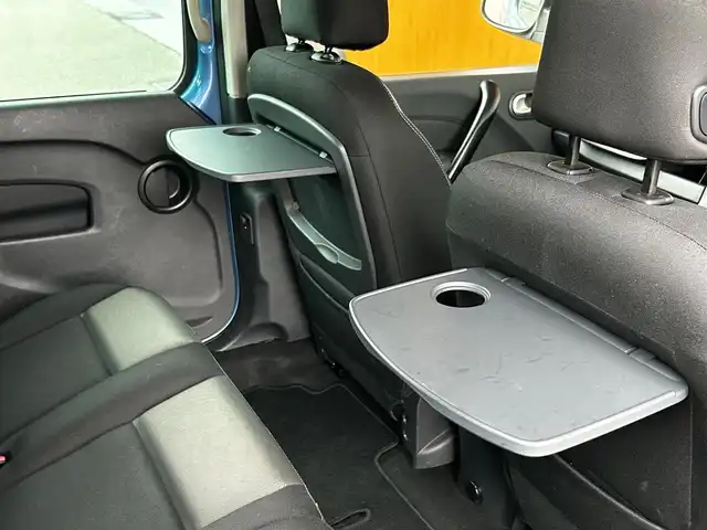 ルノー カングー ゼン 富山県 2020(令2)年 4.9万km 青 社外SSDナビ/フルセグTV/AM/FMラジオ/Bluetooth接続/バックカメラ/ETC/前ドラレコ/オートエアコン/フォグランプ/両側スライドドア/後部座席簡易テーブル/ABS/横滑り防止