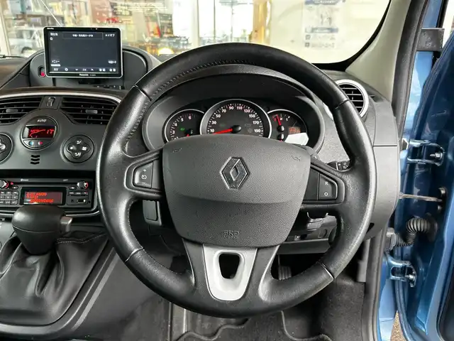 ルノー カングー ゼン 富山県 2020(令2)年 4.9万km 青 社外SSDナビ/フルセグTV/AM/FMラジオ/Bluetooth接続/バックカメラ/ETC/前ドラレコ/オートエアコン/フォグランプ/両側スライドドア/後部座席簡易テーブル/ABS/横滑り防止