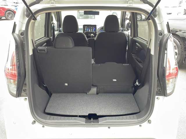 三菱 ｅＫクロス T 長野県 2022(令4)年 0.8万km シルキーホワイト 禁煙車/社外9インチナビ/【MDV-M908HDL】/(CD/DVD/フルセグTV/BluetoothAudio)/e-Assist/・衝突被害軽減ブレーキ/・車線逸脱警報システム/・オートマチックハイビーム/・前方衝突予測警報/・ふらつき警報/・先行車発進告知機能/・標識認識システム/バックカメラ/前後ドライブレコーダー機能付デジタルインナーミラー/前席シートヒーター/ベンチシート/革巻きステアリング/ステアリングスイッチ/LEDヘッドライト/フォグランプ/オートライト/スマートキー/Pスタート/電動格納ミラー/純正15インチAW