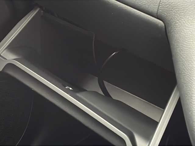 三菱 ｅＫクロス T 長野県 2022(令4)年 0.8万km シルキーホワイト 禁煙車/社外9インチナビ/【MDV-M908HDL】/(CD/DVD/フルセグTV/BluetoothAudio)/e-Assist/・衝突被害軽減ブレーキ/・車線逸脱警報システム/・オートマチックハイビーム/・前方衝突予測警報/・ふらつき警報/・先行車発進告知機能/・標識認識システム/バックカメラ/前後ドライブレコーダー機能付デジタルインナーミラー/前席シートヒーター/ベンチシート/革巻きステアリング/ステアリングスイッチ/LEDヘッドライト/フォグランプ/オートライト/スマートキー/Pスタート/電動格納ミラー/純正15インチAW