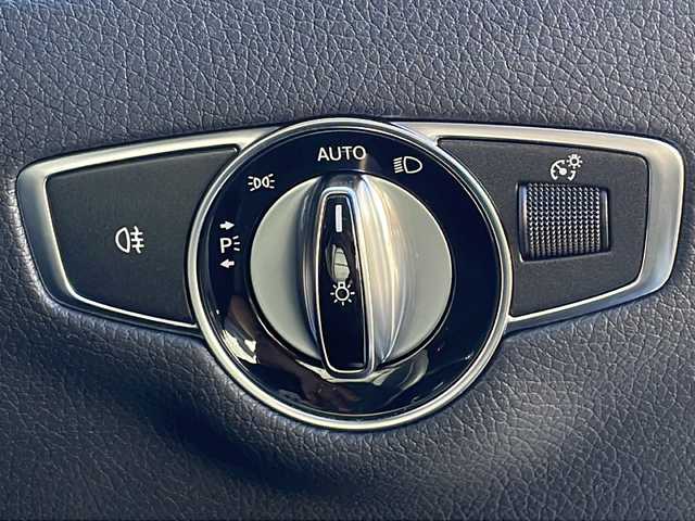 メルセデス・ベンツ Ｅ２００ 4マチック アバンギャルド 福島県 2018(平30)年 7.3万km ポーラホワイト 純ナビ　全方位Ｃ　ＢＳＭ　ＢＴ　フルセグ　電子Ｐ　前席シートヒーター　前席Ｐシート　電動トランクゲート　追従クルコン　ブルメスタースピーカー　純正パフュームアトマイザー　ＥＴＣ　黒革シート　スペアキー