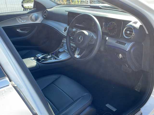 メルセデス・ベンツ Ｅ２００ 4マチック アバンギャルド 福島県 2018(平30)年 7.3万km ポーラホワイト 純ナビ　全方位Ｃ　ＢＳＭ　ＢＴ　フルセグ　電子Ｐ　前席シートヒーター　前席Ｐシート　電動トランクゲート　追従クルコン　ブルメスタースピーカー　純正パフュームアトマイザー　ＥＴＣ　黒革シート　スペアキー