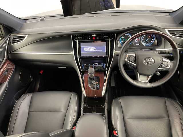 トヨタ ハリアー ハイブリッド プレミアム 道央・札幌 2014(平26)年 1.4万km ダークブラウンM ・4WD / エアロ（フロント/サイド/リア）/・純正9インチSDナビ/・CD/DVD/SD/Bluetooth接続/・バックカメラ/・トヨタセーフティセンス/・プリクラッシュセーフティ/・レーダークルーズコントロール/・・レザーシート/シートヒーター/・パワーシート/シートポジションメモリー/・レーンキープアシスト/・LEDオートライト/オートマチックハイビーム/・パワーバックドア/AC100V電源/・前方ドライブレコーダー/・ビルトインETC/MTモード付AT/・純正フロアマット/ドアバイザー/オートリトラミラー