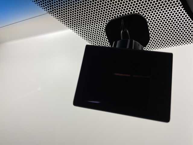 トヨタ ハリアー ハイブリッド プレミアム 道央・札幌 2014(平26)年 1.4万km ダークブラウンM ・4WD / エアロ（フロント/サイド/リア）/・純正9インチSDナビ/・CD/DVD/SD/Bluetooth接続/・バックカメラ/・トヨタセーフティセンス/・プリクラッシュセーフティ/・レーダークルーズコントロール/・・レザーシート/シートヒーター/・パワーシート/シートポジションメモリー/・レーンキープアシスト/・LEDオートライト/オートマチックハイビーム/・パワーバックドア/AC100V電源/・前方ドライブレコーダー/・ビルトインETC/MTモード付AT/・純正フロアマット/ドアバイザー/オートリトラミラー