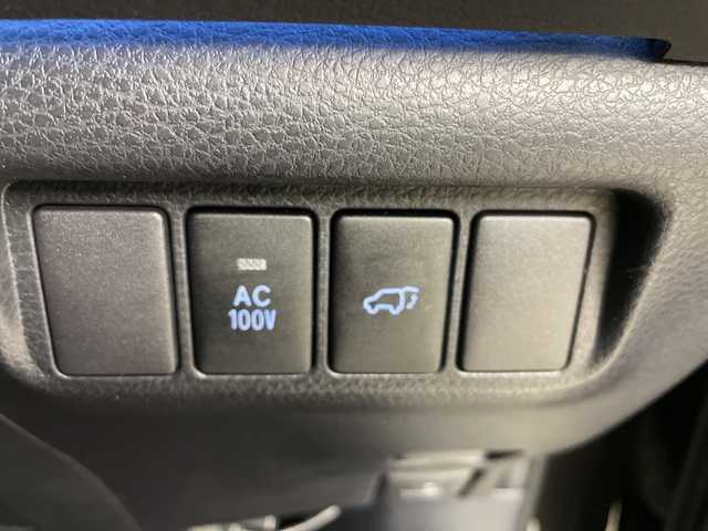 トヨタ ハリアー ハイブリッド プレミアム 道央・札幌 2014(平26)年 1.4万km ダークブラウンM ・4WD / エアロ（フロント/サイド/リア）/・純正9インチSDナビ/・CD/DVD/SD/Bluetooth接続/・バックカメラ/・トヨタセーフティセンス/・プリクラッシュセーフティ/・レーダークルーズコントロール/・・レザーシート/シートヒーター/・パワーシート/シートポジションメモリー/・レーンキープアシスト/・LEDオートライト/オートマチックハイビーム/・パワーバックドア/AC100V電源/・前方ドライブレコーダー/・ビルトインETC/MTモード付AT/・純正フロアマット/ドアバイザー/オートリトラミラー