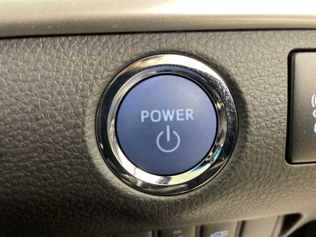 トヨタ ハリアー ハイブリッド プレミアム 道央・札幌 2014(平26)年 1.4万km ダークブラウンM ・4WD / エアロ（フロント/サイド/リア）/・純正9インチSDナビ/・CD/DVD/SD/Bluetooth接続/・バックカメラ/・トヨタセーフティセンス/・プリクラッシュセーフティ/・レーダークルーズコントロール/・・レザーシート/シートヒーター/・パワーシート/シートポジションメモリー/・レーンキープアシスト/・LEDオートライト/オートマチックハイビーム/・パワーバックドア/AC100V電源/・前方ドライブレコーダー/・ビルトインETC/MTモード付AT/・純正フロアマット/ドアバイザー/オートリトラミラー