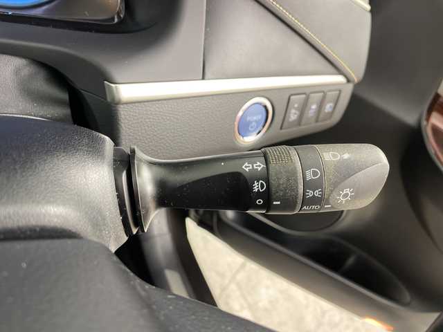 トヨタ ハリアー ハイブリッド プレミアム 道央・札幌 2014(平26)年 1.4万km ダークブラウンM ・4WD / エアロ（フロント/サイド/リア）/・純正9インチSDナビ/・CD/DVD/SD/Bluetooth接続/・バックカメラ/・トヨタセーフティセンス/・プリクラッシュセーフティ/・レーダークルーズコントロール/・・レザーシート/シートヒーター/・パワーシート/シートポジションメモリー/・レーンキープアシスト/・LEDオートライト/オートマチックハイビーム/・パワーバックドア/AC100V電源/・前方ドライブレコーダー/・ビルトインETC/MTモード付AT/・純正フロアマット/ドアバイザー/オートリトラミラー