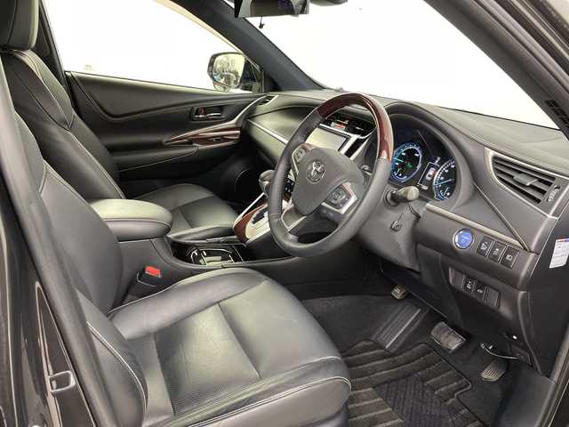 トヨタ ハリアー ハイブリッド プレミアム 道央・札幌 2014(平26)年 1.4万km ダークブラウンM ・4WD / エアロ（フロント/サイド/リア）/・純正9インチSDナビ/・CD/DVD/SD/Bluetooth接続/・バックカメラ/・トヨタセーフティセンス/・プリクラッシュセーフティ/・レーダークルーズコントロール/・・レザーシート/シートヒーター/・パワーシート/シートポジションメモリー/・レーンキープアシスト/・LEDオートライト/オートマチックハイビーム/・パワーバックドア/AC100V電源/・前方ドライブレコーダー/・ビルトインETC/MTモード付AT/・純正フロアマット/ドアバイザー/オートリトラミラー