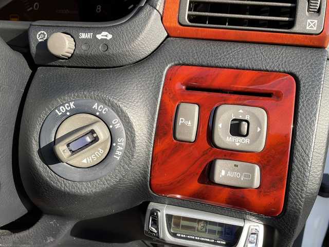 トヨタ セルシオ C インテリアセレクション 佐賀県 2004(平16)年 6.3万km ホワイトパールクリスタルシャイン サンルーフ/純正ナビ/バックカメラ/ETC/社外19インチAW/黒レザーシート/エアロ/全席パワーシート（D席メモリー付き）/シートヒーター/エアシート/エアサスASC680/HIDヘッドライト/オートライト/クルーズコントロール/イージークローズドア/純正フロアマット/純正ドアバイザー/社外ウーファー/ドライブレコーダー/取説