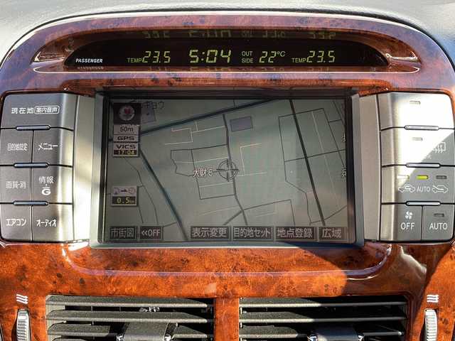 トヨタ セルシオ C インテリアセレクション 佐賀県 2004(平16)年 6.3万km ホワイトパールクリスタルシャイン サンルーフ/純正ナビ/バックカメラ/ETC/社外19インチAW/黒レザーシート/エアロ/全席パワーシート（D席メモリー付き）/シートヒーター/エアシート/エアサスASC680/HIDヘッドライト/オートライト/クルーズコントロール/イージークローズドア/純正フロアマット/純正ドアバイザー/社外ウーファー/ドライブレコーダー/取説