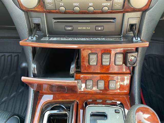 トヨタ セルシオ C インテリアセレクション 佐賀県 2004(平16)年 6.3万km ホワイトパールクリスタルシャイン サンルーフ/純正ナビ/バックカメラ/ETC/社外19インチAW/黒レザーシート/エアロ/全席パワーシート（D席メモリー付き）/シートヒーター/エアシート/エアサスASC680/HIDヘッドライト/オートライト/クルーズコントロール/イージークローズドア/純正フロアマット/純正ドアバイザー/社外ウーファー/ドライブレコーダー/取説