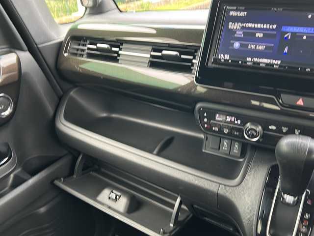 ホンダ Ｎ ＢＯＸ カスタム G EX ホンダセンシング 茨城県 2019(令1)年 4.3万km シャイニンググレーM 社外ナビゲーション/CD/DVD/Bluetooth/フルセグTV/バックカメラ/ホンダセンシング/・衝突被害軽減ブレーキ/・誤発進抑制機能/・後方誤発進抑制機能/・歩行者事故低減ステアリング/・路外逸脱抑制機能/・アダプティブ・クルーズ・コントロール/・車線維持支援システム/ビルトインETC/片側パワースライドドア/純正14インチAW/前方ドライブレコーダー/オートライト/LEDヘッドライト