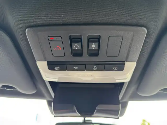 三菱 アウトランダー ＰＨＥＶ P 愛媛県 2021(令3)年 4.1万km クリスタルホワイト 〇BOSEサウンド/〇純正スマホ連携ナビ/〇フルセグTV/〇ビルトインETC2.0/〇4WD/〇ワンオーナー/〇マルチアラウンドモニター/〇ワイヤレス充電 /〇USBポート/〇レーダークルーズコントロール/〇車線維持支援機能/〇衝突被害軽減ブレーキシステム/〇踏み間違い衝突防止アシスト/〇車線逸脱警報システム/〇車線逸脱防止支援機能/〇ふらつき警報/〇前方衝突予測警報/〇標識認識システム/〇後側方衝突被害防止支援システム/〇後側方車両検知警報システム/〇後退時車両検知警報システム/〇キーレスオペレーションキー/〇パワースイッチ/〇ハンズフリーパワーバックドア/〇セミアニリン本革シート/〇全後席シートヒーター/〇メモリーPシート/〇リフレッシュ機能付/〇ルーフレール/〇パワーゲート/〇LEDヘッドランプ/〇LEDフロントフォグランプ/〇LEDデイタイムランニングランプ/〇純正20インチアルミホイール/〇革巻きステアリングホイール/〇ステアリングヒーター/〇左右後席独立温度調整オートエアコン/〇禁煙車