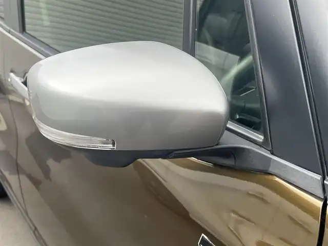 スズキ ハスラー Jスタイル Ⅲ 秋田県 2018(平30)年 4.7万km ブレイブカーキパール/スチールシルバー ４WD/衝突軽減システム/純正SDナビ（DVD/CD/BT）/フルセグ/全方位モニター/スズキ純正15インチアルミ（夏タイヤ装着）/スマートキー/アイドリングストップ/プッシュスタート/レーンキープアシスト/ダウンヒルアシストコントロール/ステアリングスイッチ/前席シートヒーター/ビルトインETC/ルーフレール/純正フロアマット/純正ドアバイザー/オートライト/オートエアコン/パワーステアリング/パワーウィンドウ/横滑り防止/盗難防止装置/寒冷地仕様/電動格納ウィンカーミラー/保証書/取扱説明書/記録簿/スペアキー×１