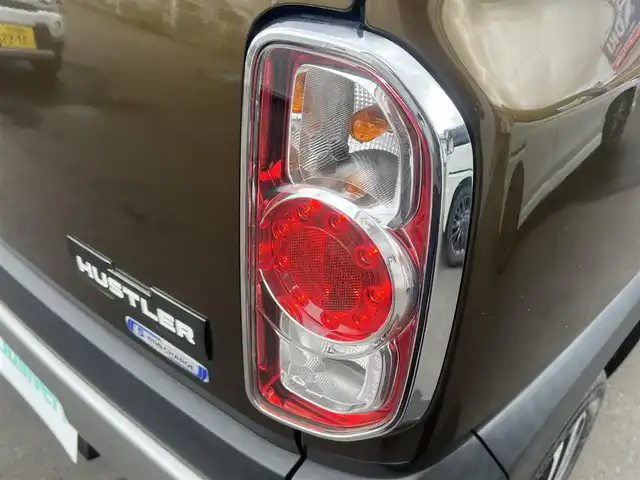 スズキ ハスラー Jスタイル Ⅲ 秋田県 2018(平30)年 4.7万km ブレイブカーキパール/スチールシルバー ４WD/衝突軽減システム/純正SDナビ（DVD/CD/BT）/フルセグ/全方位モニター/スズキ純正15インチアルミ（夏タイヤ装着）/スマートキー/アイドリングストップ/プッシュスタート/レーンキープアシスト/ダウンヒルアシストコントロール/ステアリングスイッチ/前席シートヒーター/ビルトインETC/ルーフレール/純正フロアマット/純正ドアバイザー/オートライト/オートエアコン/パワーステアリング/パワーウィンドウ/横滑り防止/盗難防止装置/寒冷地仕様/電動格納ウィンカーミラー/保証書/取扱説明書/記録簿/スペアキー×１