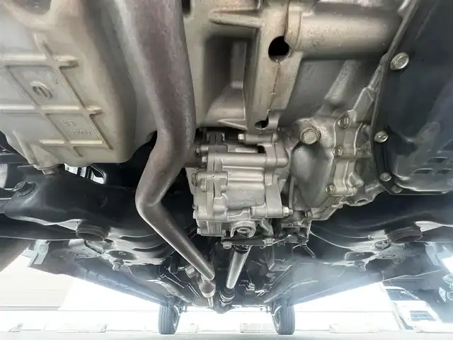 スズキ ハスラー Jスタイル Ⅲ 秋田県 2018(平30)年 4.7万km ブレイブカーキパール/スチールシルバー ４WD/衝突軽減システム/純正SDナビ（DVD/CD/BT）/フルセグ/全方位モニター/スズキ純正15インチアルミ（夏タイヤ装着）/スマートキー/アイドリングストップ/プッシュスタート/レーンキープアシスト/ダウンヒルアシストコントロール/ステアリングスイッチ/前席シートヒーター/ビルトインETC/ルーフレール/純正フロアマット/純正ドアバイザー/オートライト/オートエアコン/パワーステアリング/パワーウィンドウ/横滑り防止/盗難防止装置/寒冷地仕様/電動格納ウィンカーミラー/保証書/取扱説明書/記録簿/スペアキー×１