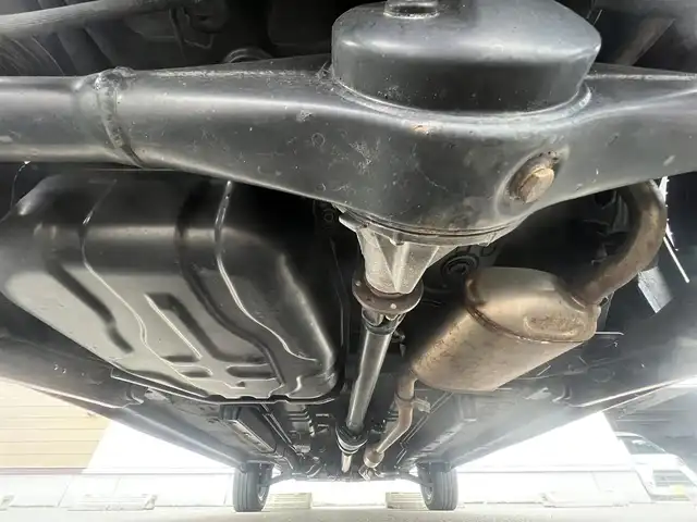 スズキ ハスラー Jスタイル Ⅲ 秋田県 2018(平30)年 4.7万km ブレイブカーキパール/スチールシルバー ４WD/衝突軽減システム/純正SDナビ（DVD/CD/BT）/フルセグ/全方位モニター/スズキ純正15インチアルミ（夏タイヤ装着）/スマートキー/アイドリングストップ/プッシュスタート/レーンキープアシスト/ダウンヒルアシストコントロール/ステアリングスイッチ/前席シートヒーター/ビルトインETC/ルーフレール/純正フロアマット/純正ドアバイザー/オートライト/オートエアコン/パワーステアリング/パワーウィンドウ/横滑り防止/盗難防止装置/寒冷地仕様/電動格納ウィンカーミラー/保証書/取扱説明書/記録簿/スペアキー×１