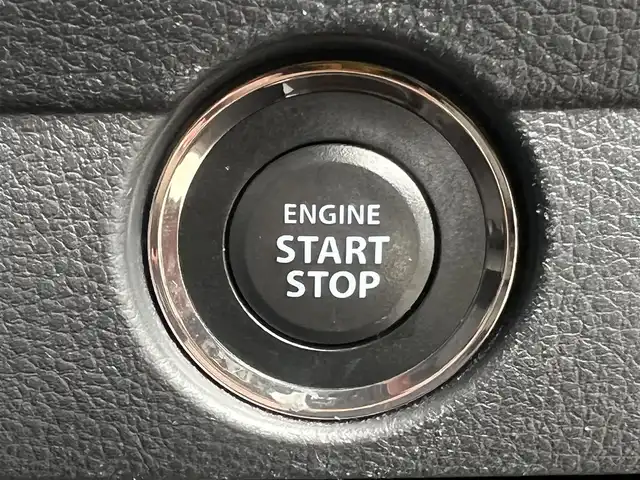 スズキ ハスラー Jスタイル Ⅲ 秋田県 2018(平30)年 4.7万km ブレイブカーキパール/スチールシルバー ４WD/衝突軽減システム/純正SDナビ（DVD/CD/BT）/フルセグ/全方位モニター/スズキ純正15インチアルミ（夏タイヤ装着）/スマートキー/アイドリングストップ/プッシュスタート/レーンキープアシスト/ダウンヒルアシストコントロール/ステアリングスイッチ/前席シートヒーター/ビルトインETC/ルーフレール/純正フロアマット/純正ドアバイザー/オートライト/オートエアコン/パワーステアリング/パワーウィンドウ/横滑り防止/盗難防止装置/寒冷地仕様/電動格納ウィンカーミラー/保証書/取扱説明書/記録簿/スペアキー×１