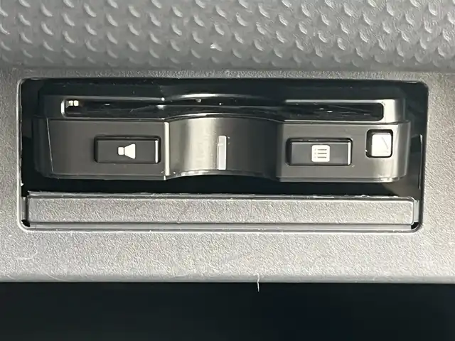 スズキ ハスラー Jスタイル Ⅲ 秋田県 2018(平30)年 4.7万km ブレイブカーキパール/スチールシルバー ４WD/衝突軽減システム/純正SDナビ（DVD/CD/BT）/フルセグ/全方位モニター/スズキ純正15インチアルミ（夏タイヤ装着）/スマートキー/アイドリングストップ/プッシュスタート/レーンキープアシスト/ダウンヒルアシストコントロール/ステアリングスイッチ/前席シートヒーター/ビルトインETC/ルーフレール/純正フロアマット/純正ドアバイザー/オートライト/オートエアコン/パワーステアリング/パワーウィンドウ/横滑り防止/盗難防止装置/寒冷地仕様/電動格納ウィンカーミラー/保証書/取扱説明書/記録簿/スペアキー×１