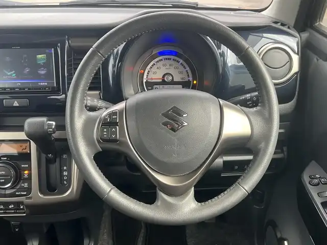 スズキ ハスラー Jスタイル Ⅲ 秋田県 2018(平30)年 4.7万km ブレイブカーキパール/スチールシルバー ４WD/衝突軽減システム/純正SDナビ（DVD/CD/BT）/フルセグ/全方位モニター/スズキ純正15インチアルミ（夏タイヤ装着）/スマートキー/アイドリングストップ/プッシュスタート/レーンキープアシスト/ダウンヒルアシストコントロール/ステアリングスイッチ/前席シートヒーター/ビルトインETC/ルーフレール/純正フロアマット/純正ドアバイザー/オートライト/オートエアコン/パワーステアリング/パワーウィンドウ/横滑り防止/盗難防止装置/寒冷地仕様/電動格納ウィンカーミラー/保証書/取扱説明書/記録簿/スペアキー×１