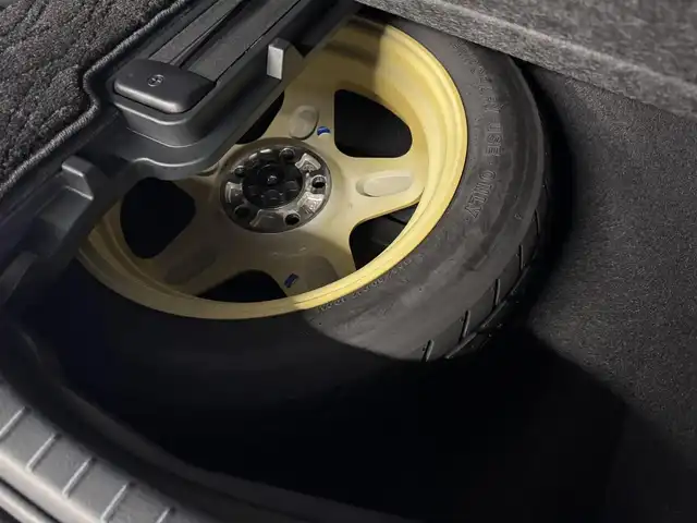 トヨタ アルファード S タイプゴールド 三重県 2020(令2)年 2.4万km スパークリングブラックパールクリスタルシャイン ガソリン/FF/MTモード付インパネCVT/純正 9インチディスプレイオーディオ（ナビ搭載）/（AM/FM/CD/DVD*/USB/iPod/Bluetooth/TV*/Miracast/AppleCarPlay/AndroidAuto）/12.1インチ 後席モニター V12T-R68C/モデリスタエアロ（F/S/R下）、スポーツマフラー、20inch×8.5J＋40 アルミホイール/バックガイドモニター/両側パワースライドドア/ドライブレコーダー 前方/ETC/Toyota Safety Sense/●プリクラッシュセーフティ/●レーントレーシングアシスト/●レーダークルコン/●ロードサインアシスト/●アダプティブハイビームシステム/・先行車発進告知機能/・クリアランスソナー/・パーキングサポートブレーキ（前後静止物）/・など/装備/3眼LEDヘッドランプ（専用加飾）/・ハーフレザーシート/・左右＆後席独立オートエアコン/・パワーバックドア/・オットマンシート（2nd）/・AC100Vコンセント（100W）/・ステアリングスイッチ/・電子パーキングブレーキ＆ブレーキホールド/・オートライト/・純正18inAW/・保/・スマートキーx1/など